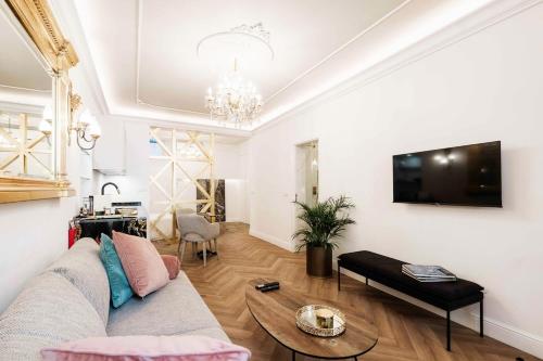 NEW Exquisite Cozy Baroque apartment Portuguese Soul 2p