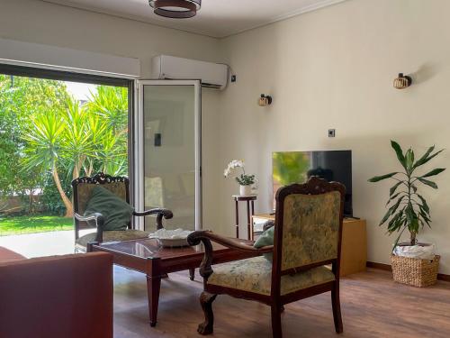 Alegria's 2BR Garden Apartment