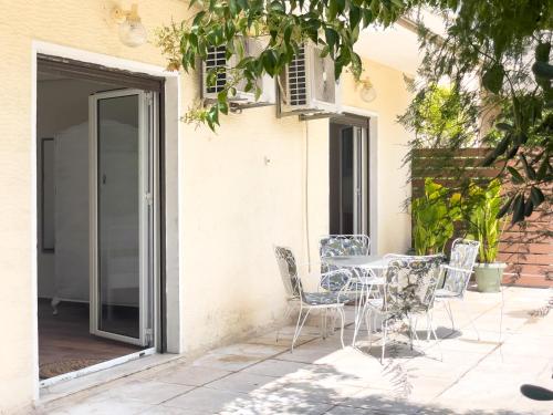 Alegria's 2BR Garden Apartment