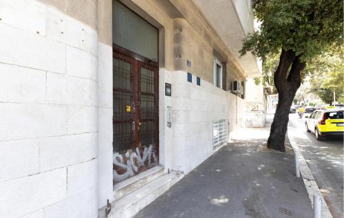 1 Bedroom Lovely Apartment In Split