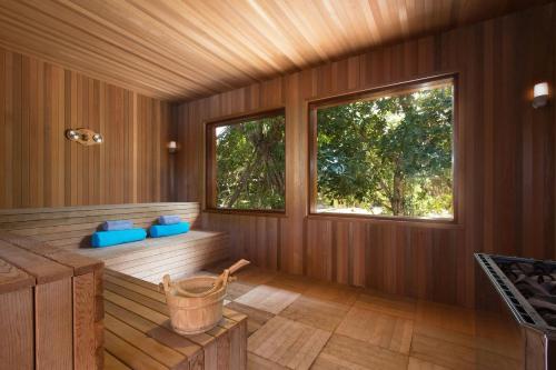 Зображення з фотогалереї помешкання Sheraton New Caledonia Deva Spa & Golf Resort у місті Бурай