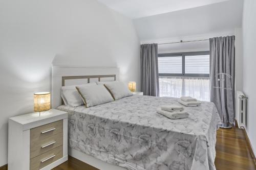 Postel nebo postele na pokoji v ubytování The sixth - by Wehomes