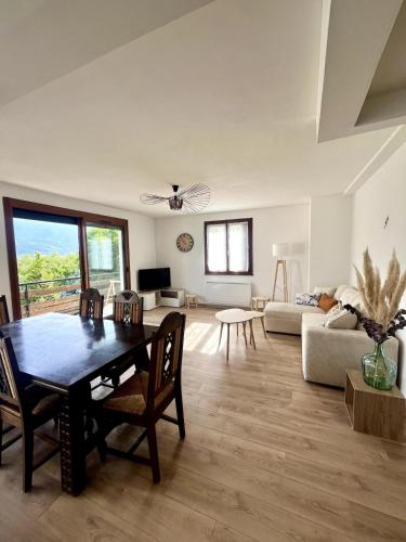 Grande maison secteur plan d eau