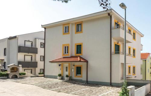 Amazing Apartment In Makarska With Wifi