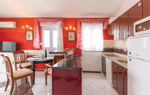 Amazing Apartment In Makarska With Wifi