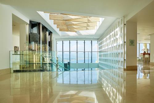 Lindos Blu Luxury Hotel-Adults onlyの敷地内または近くにあるプール