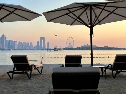 FIRST CLASS Studio Infinity Pool and Luxe Vibes