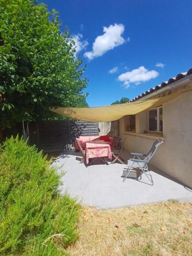 Photo de la galerie de l'établissement Maison en Provence - 2 à 4 personnes, à Dieulefit