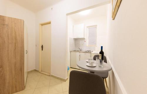 Stunning Apartment In Split With Wifi