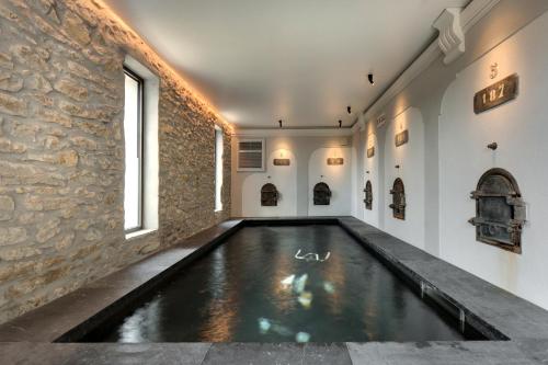Domaine de la JASSO, Demeure de grand luxe au pied de la Cité de Carcassonne, piscines et parc animalier