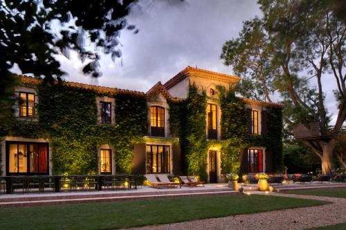 Domaine de la JASSO, Demeure de grand luxe au pied de la Cité de Carcassonne, piscines et parc animalier