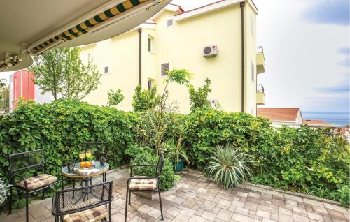 Awesome Apartment In Makarska With House Sea View