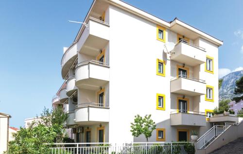 Stunning Apartment In Makarska With Wifi