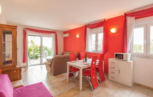 Stunning Apartment In Makarska With Wifi