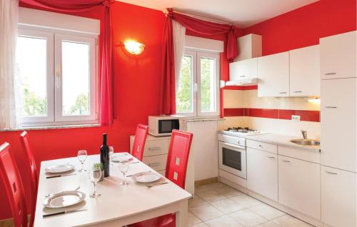 Stunning Apartment In Makarska With Wifi