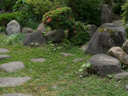 Κήπος έξω από το Restored Kominka with Irori & Japanese Gardens