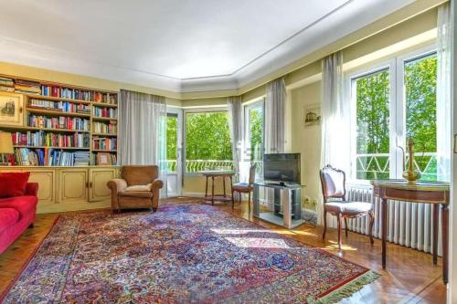 Spacious Independent bright and with views