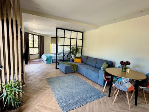 Posezení v ubytování Brand New Bright & Stylish Apartment