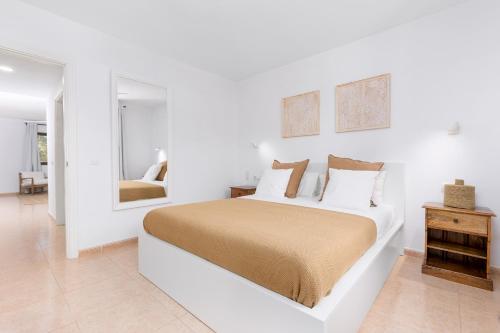 Home2Book Serene Stylish Stay in Corralejo Pool