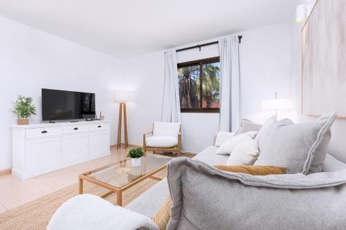 Home2Book Serene Stylish Stay in Corralejo Pool