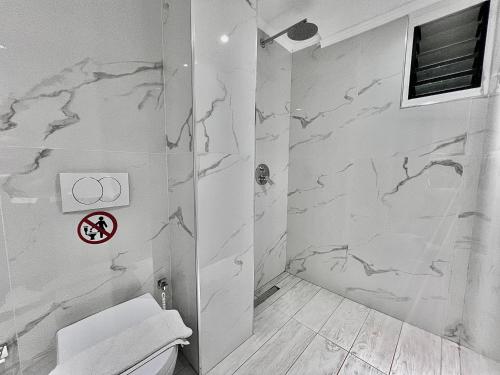Ένα μπάνιο στο Dine Hotel