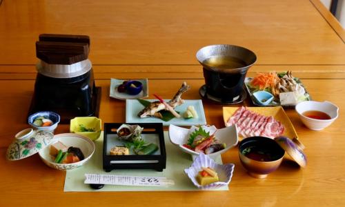Φαγητό σε αυτό το ryokan ή κάπου εκεί κοντά