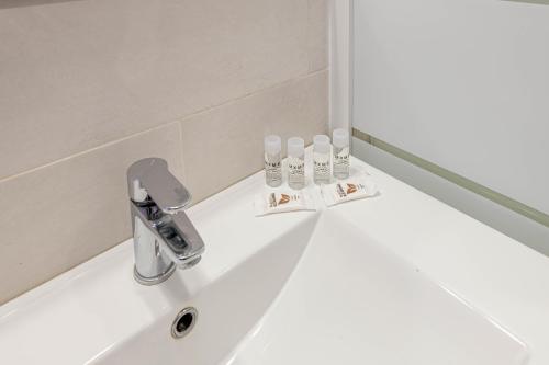 WintowinRentals Central apartment just 3 minutes from the beach in Fuengirola