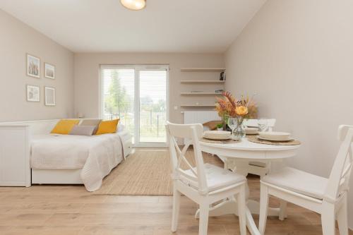 Cozy & Bright Studio Zupnicza by Noclegi Renters