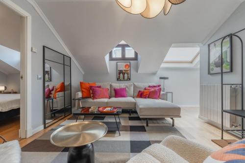 3 min walk - Puerta del Sol - AC Every Room - Desk