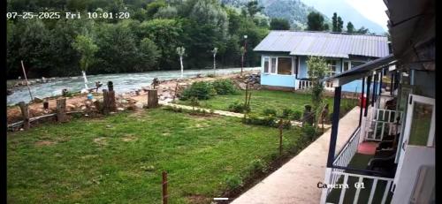 windowsar river cottages