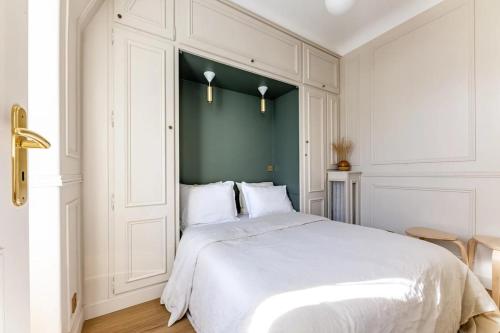 Luxury and comfort on Champs-Élysées