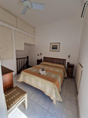 a bedroom with a large bed in a room at appartamento a due passi dal mare in Francavilla al Mare