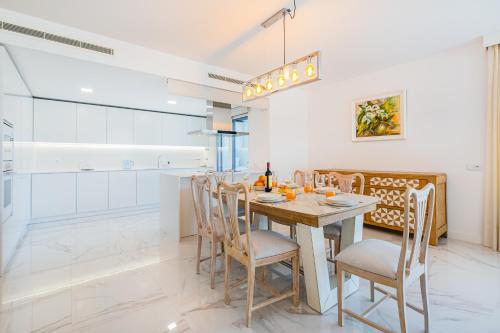 Prime Luxury Apartment by Atlantic Places