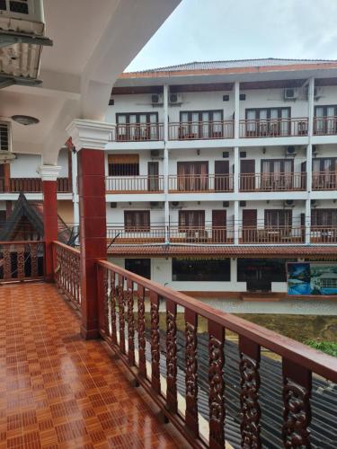 Balkoni atau teres di Vang vieng Queens Hotel
