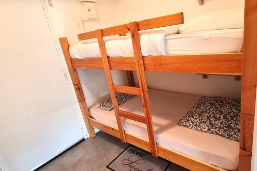 Beautiful studio with balcony - near beach