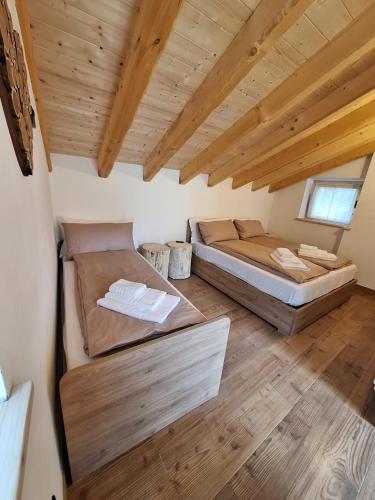 Гостиная зона в Country Life Chalet