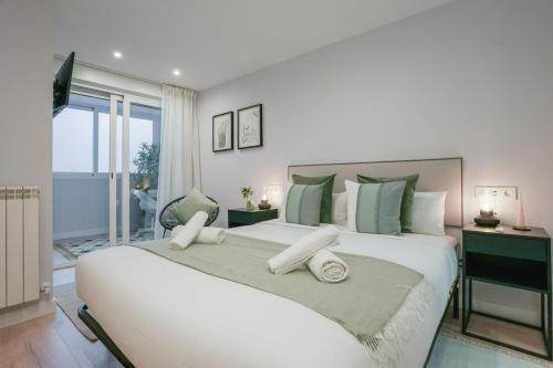 Renovated with pool -2Bedrooms 2Baths-Chamberí