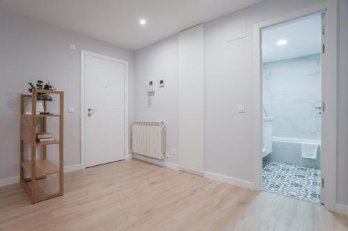 Renovated with pool -2Bedrooms 2Baths-Chamberí