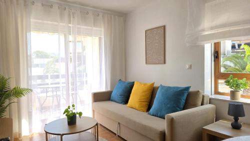 Albir Holidays Font Rotja