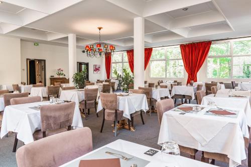 Majoituspaikan HI Brides-les-Bains ravintola tai vastaava paikka