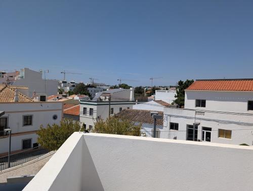 Γενική άποψη της πόλης Ταβίρα ή θέα της πόλης από  αυτή η παραθεριστική κατοικία