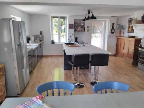 Kuchyň nebo kuchyňský kout v ubytování Vacation home in PNR Haute-Vienne Perigord