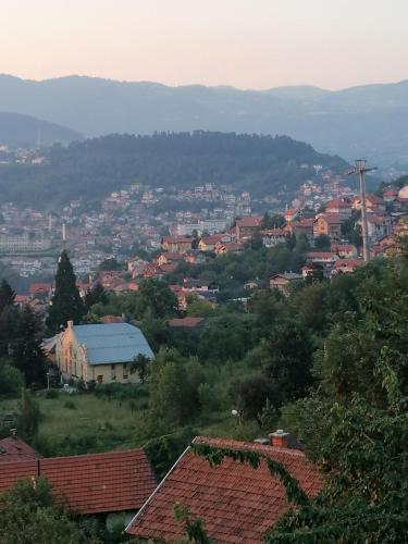 Foto Old Town Sarajevo House with City View 1