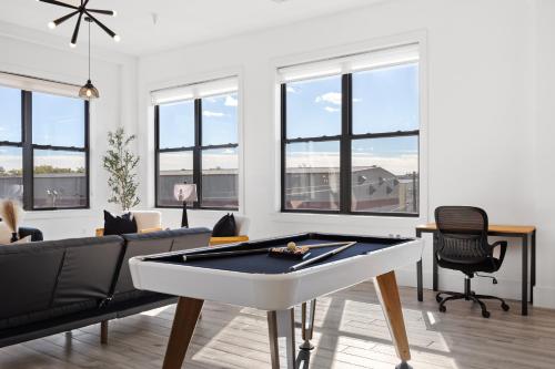 Φωτογραφία από το άλμπουμ του Lofts at Kearny - Rustic Chic 1-3BR Lofts with Quick NYC Access & On-Site Gym σε Kearny