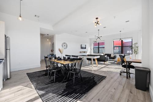Φωτογραφία από το άλμπουμ του Lofts at Kearny - Rustic Chic 1-3BR Lofts with Quick NYC Access & On-Site Gym σε Kearny