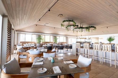 The Cove Eleutheraにあるレストランまたは飲食店