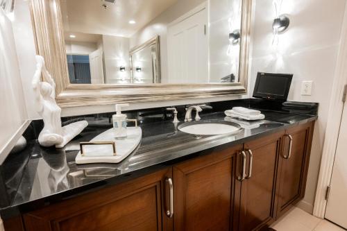 Фотография из галереи StripViewSuites at Signature в Лас-Вегасе