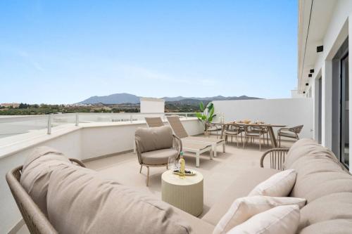 Ultimate Rentals - Coastal Comfort - Pool And Views in Oceana Gardens photo 8