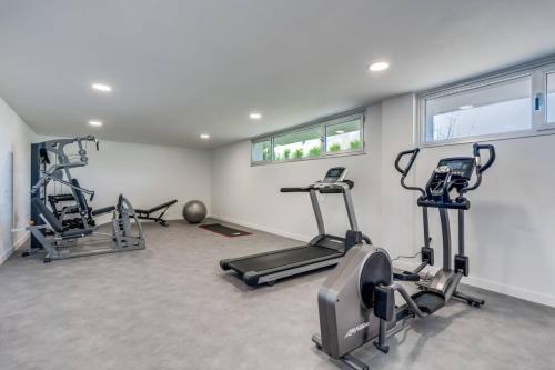 Ultimate Rentals - Coastal Comfort - Pool And Views in Oceana Gardens photo 11