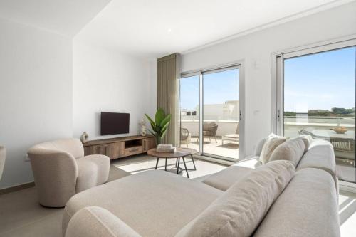 Ultimate Rentals - Coastal Comfort - Pool And Views in Oceana Gardens photo 7